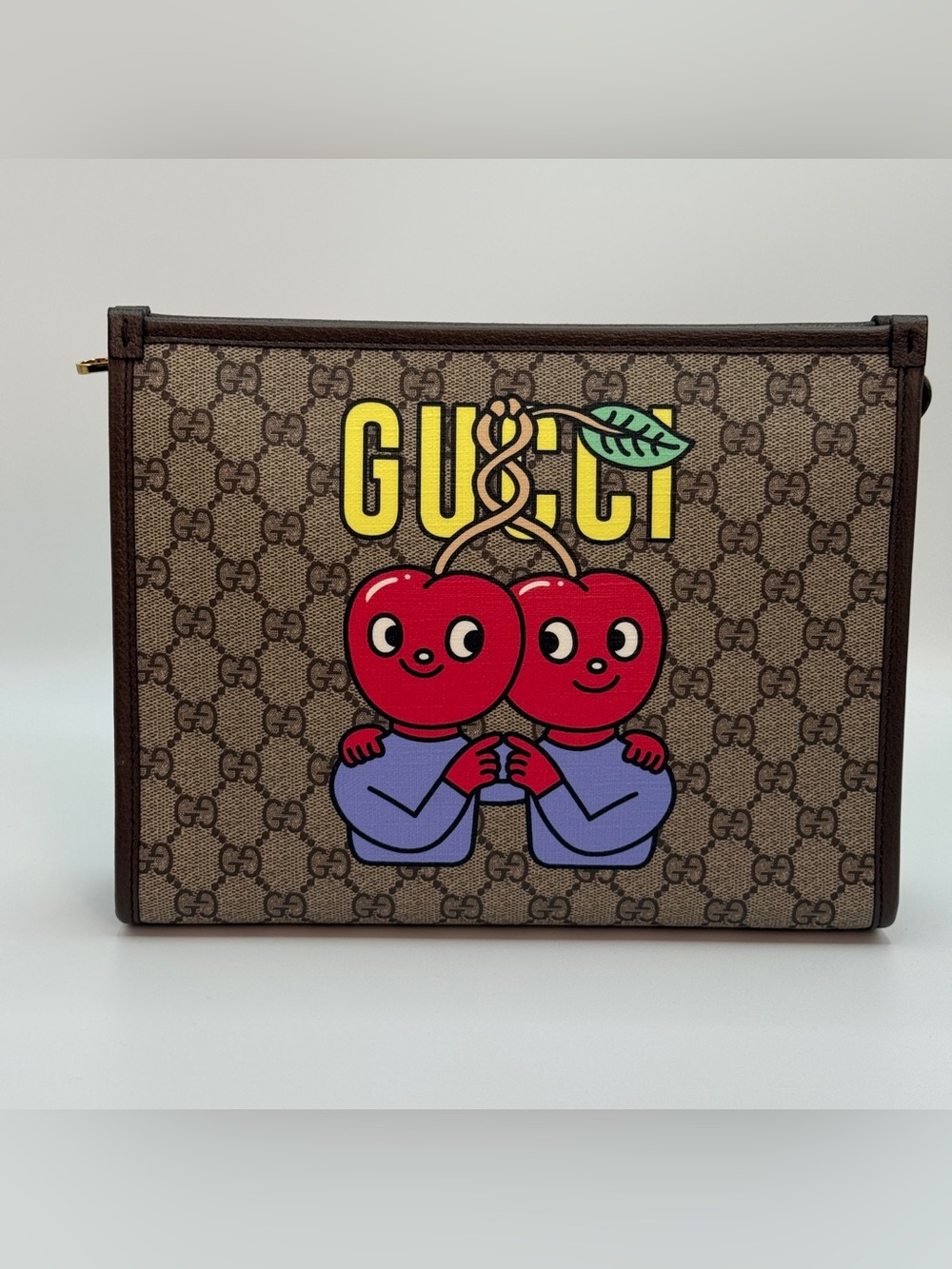 NEW Gucci Brown GG Supreme Canvas Cherry Twins Graphic Pouch with Yellow Logo